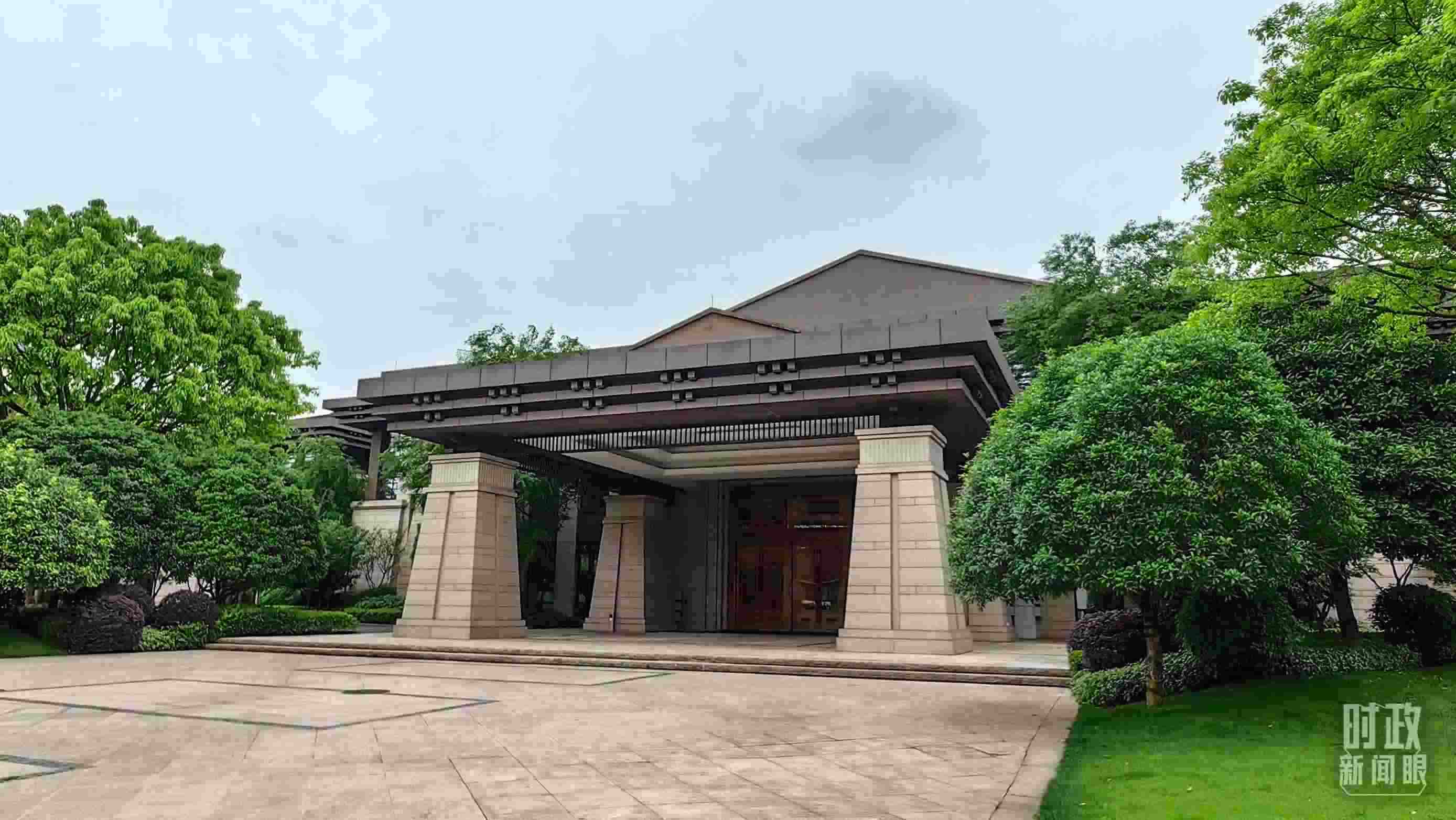 △重慶市渝州賓館，新時代推動西部大開發(fā)座談會在這里召開。（總臺央視記者段德文拍攝）