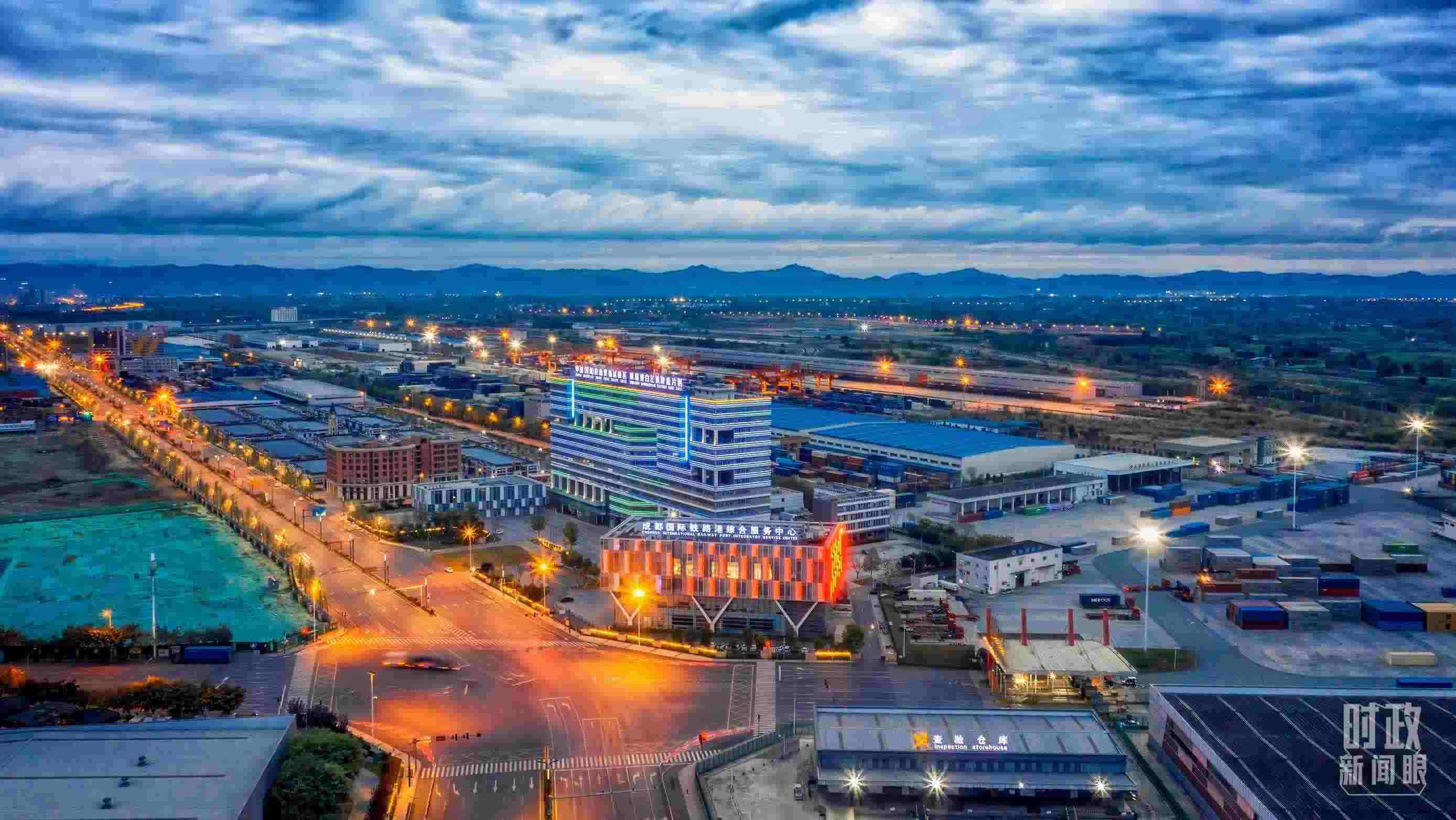 △成都國際鐵路港內(nèi)陸港口。（圖/視覺中國）