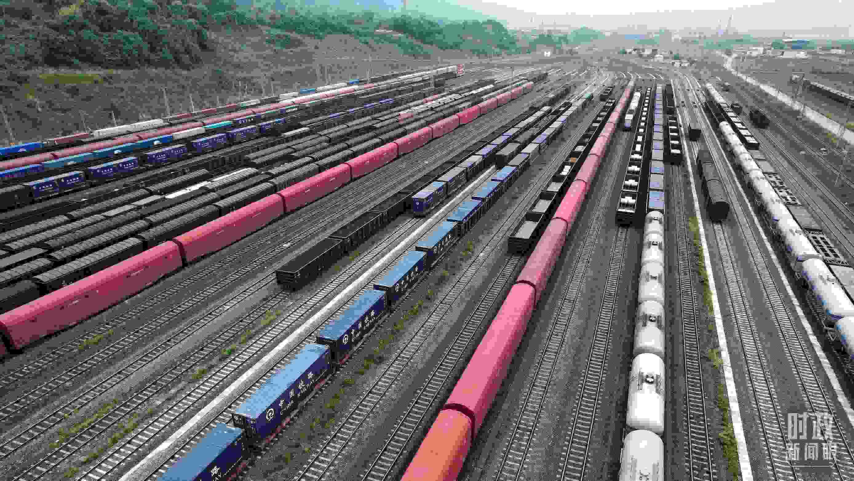 △重慶國際物流樞紐園區(qū)。（總臺(tái)央視記者范凱拍攝）