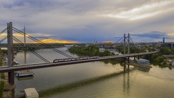 匈塞鐵路塞爾維亞境內(nèi)。中國(guó)鐵路國(guó)際有限公司供圖