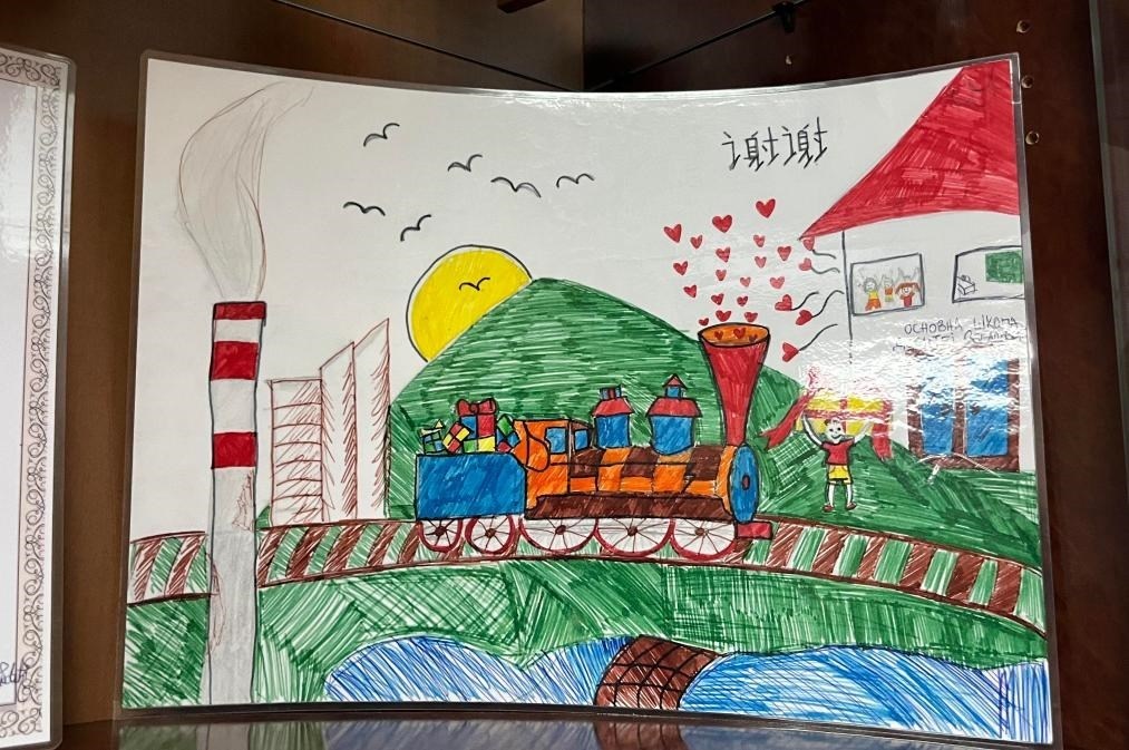 當(dāng)?shù)匦W(xué)生畫筆下的斯梅戴雷沃鋼廠。