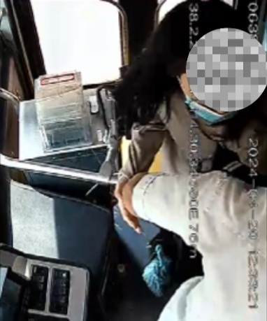 公交車上他一聲大吼！魏杰，好樣的！