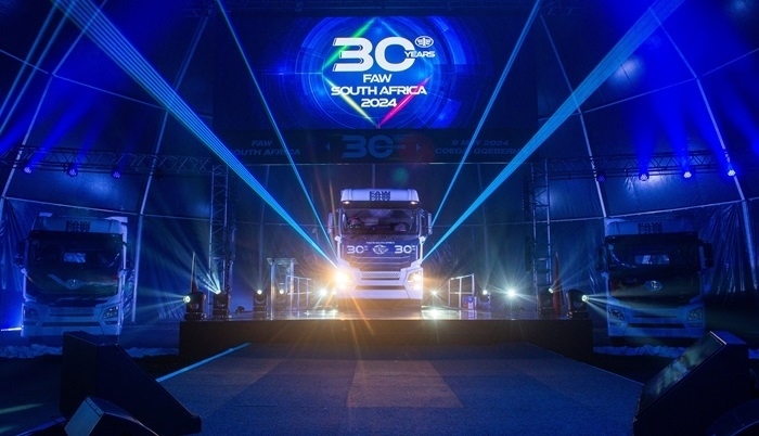 新一代旗艦車型JH6 550馬力牽引亮相。圖片來(lái)源：一汽解放