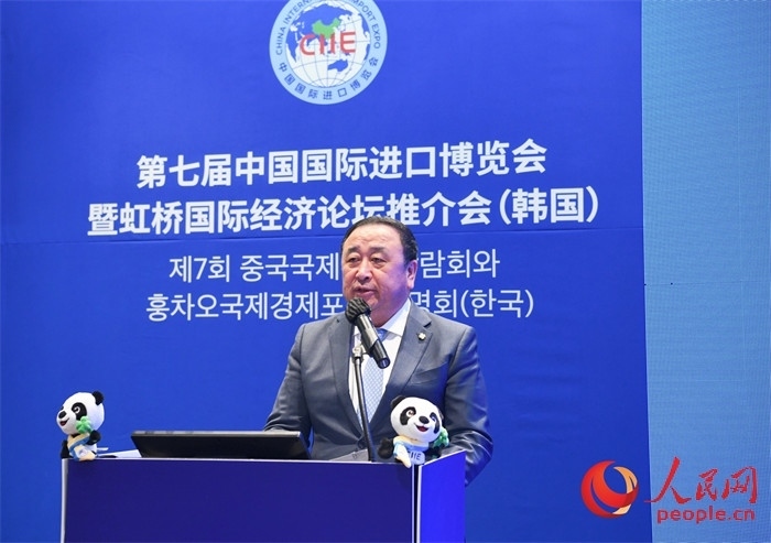 中國國際進口博覽局黨委書記、副局長孫成海致辭。 人民網(wǎng) 程安康攝