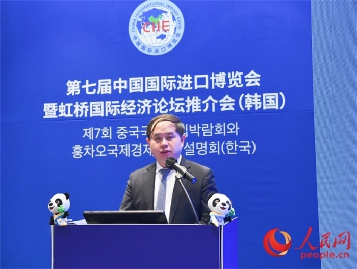 中國銀行首爾分行副行長褚?guī)h發(fā)言。人民網(wǎng) 程安康攝