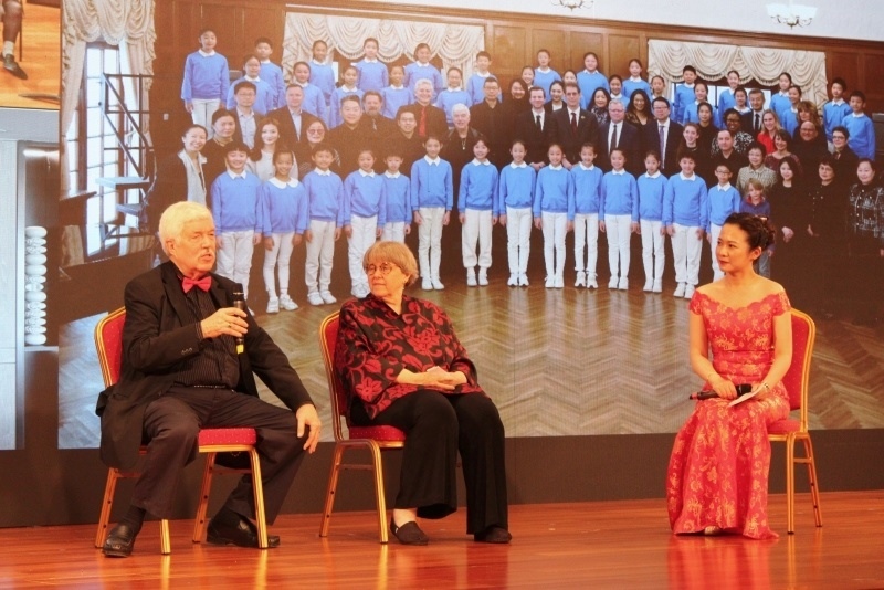 3、費(fèi)城交響樂團(tuán)小提琴手戴維·布斯講述自己與中國50多年的友好故事。 伊莎貝爾·羅德里格斯攝