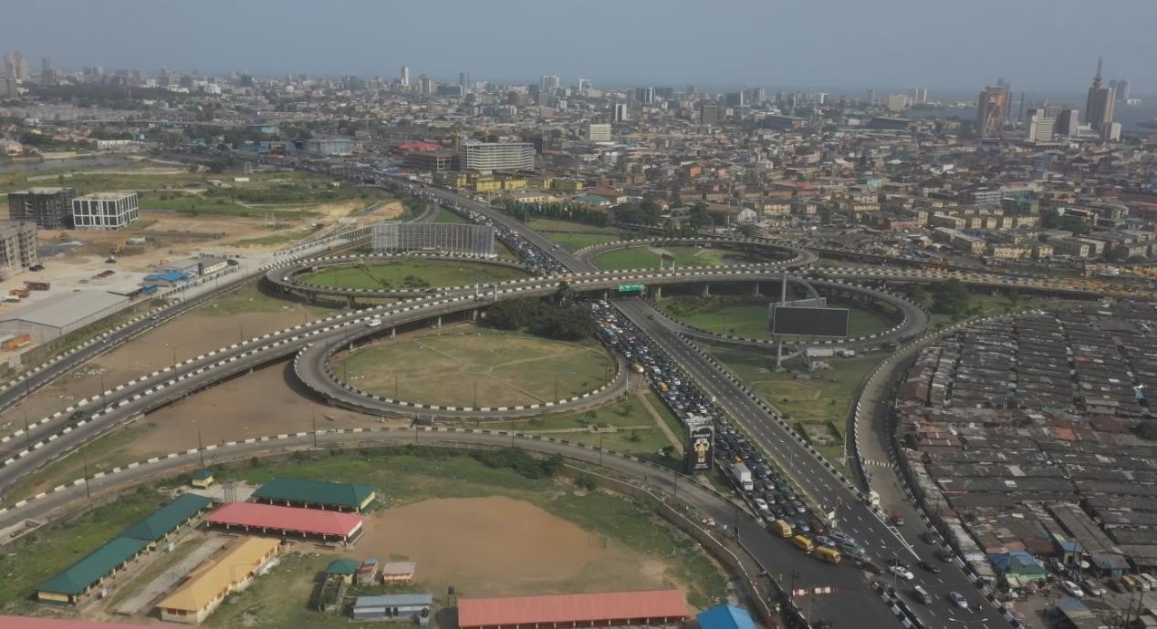 新修復(fù)的尼日利亞拉各斯三號橋鳥瞰圖。中國土木尼日利亞有限公司供圖