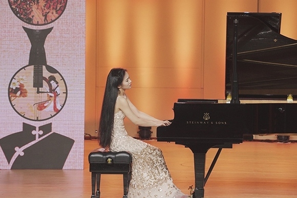 會(huì)議現(xiàn)場(chǎng)。學(xué)校供圖