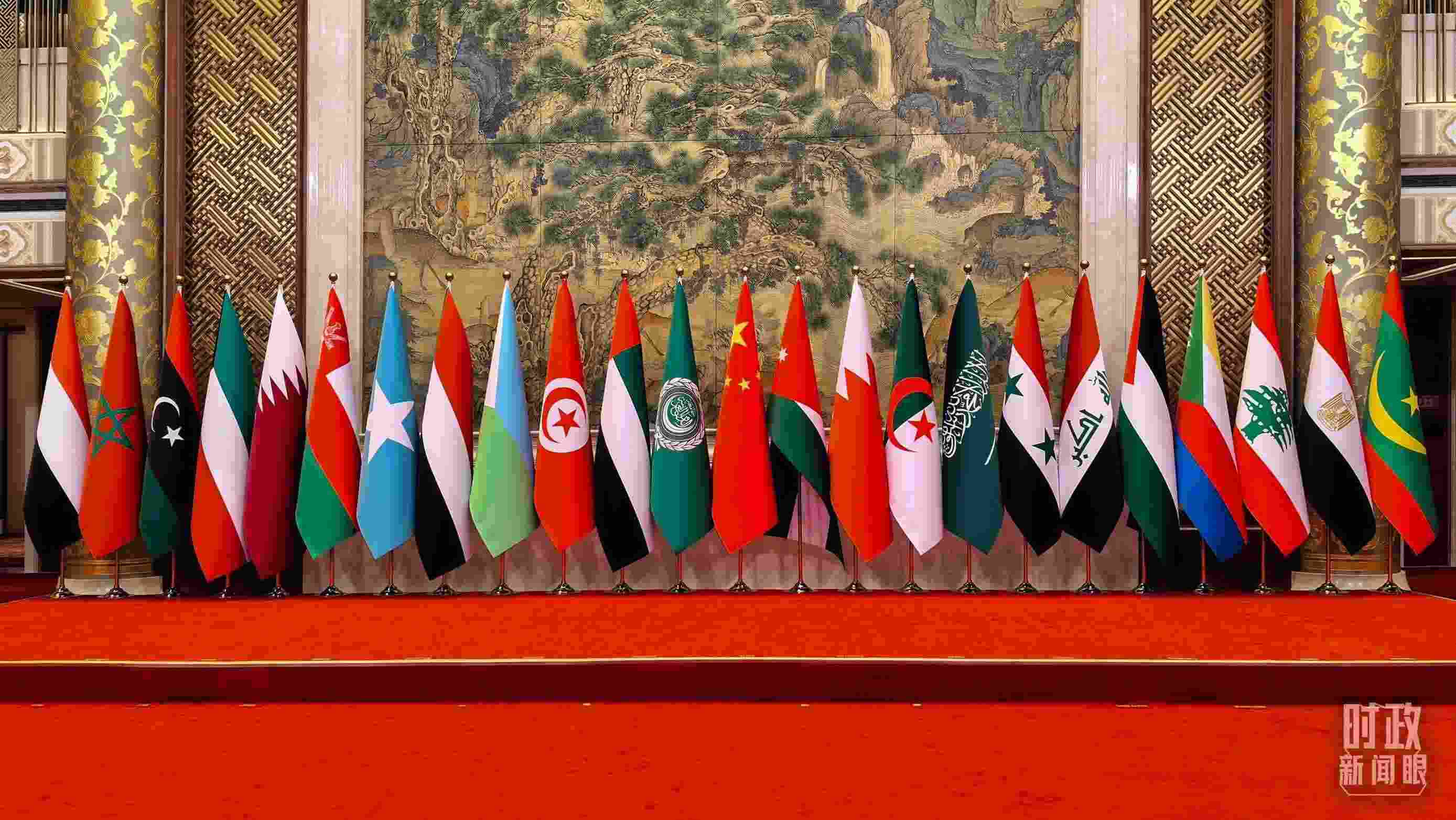 △會議現(xiàn)場的集體合影區(qū)。（總臺央廣記者潘毅拍攝）