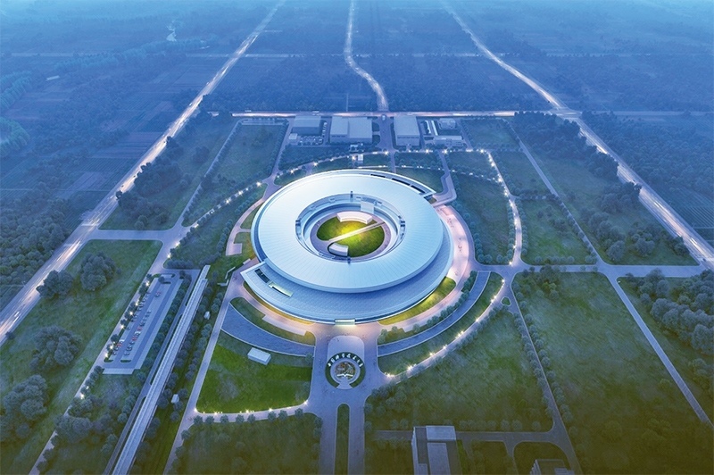 近年來，長(zhǎng)三角各省市牢牢把握高質(zhì)量發(fā)展這個(gè)首要任務(wù)，因地制宜培育和發(fā)展新質(zhì)生產(chǎn)力，朝著世界級(jí)城市群目標(biāo)邁進(jìn)。圖為第四代大科學(xué)裝置“合肥先進(jìn)光源”的效果圖（資料圖片）。 新華社發(fā)（中國科學(xué)技術(shù)大學(xué)國家同步輻射實(shí)驗(yàn)室供圖）