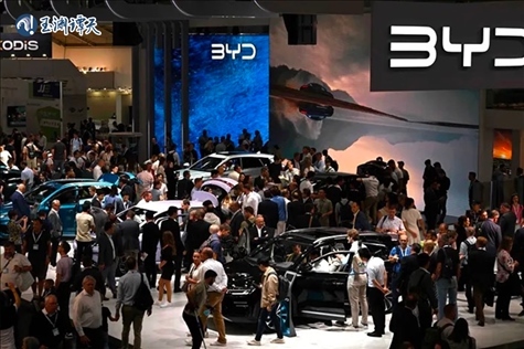 中國新能源汽車亮相德國車展，引發(fā)圍觀