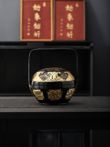 永春漆籃作品《籃犀》。中國美術(shù)館供圖