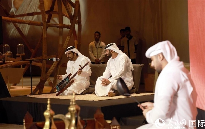 阿拉伯咖啡演示和當(dāng)?shù)匚幕硌?。人民網(wǎng)記者 管克江攝