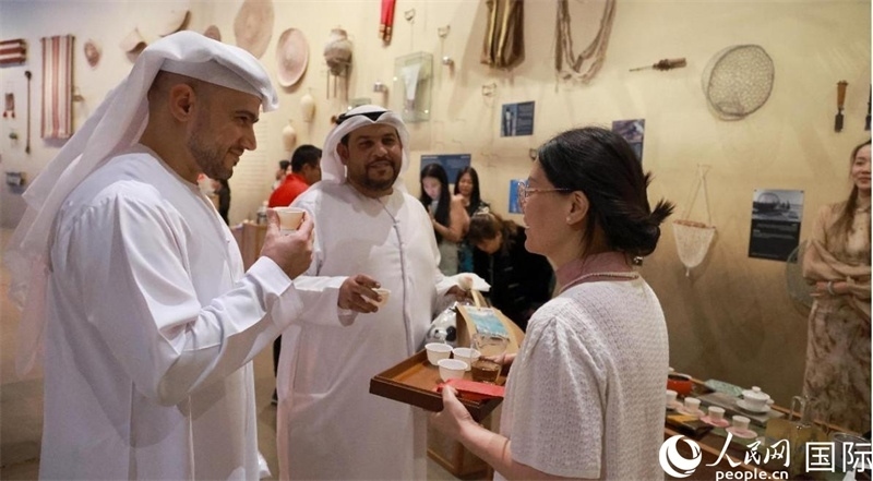 品茶交流。人民網(wǎng)記者 管克江攝