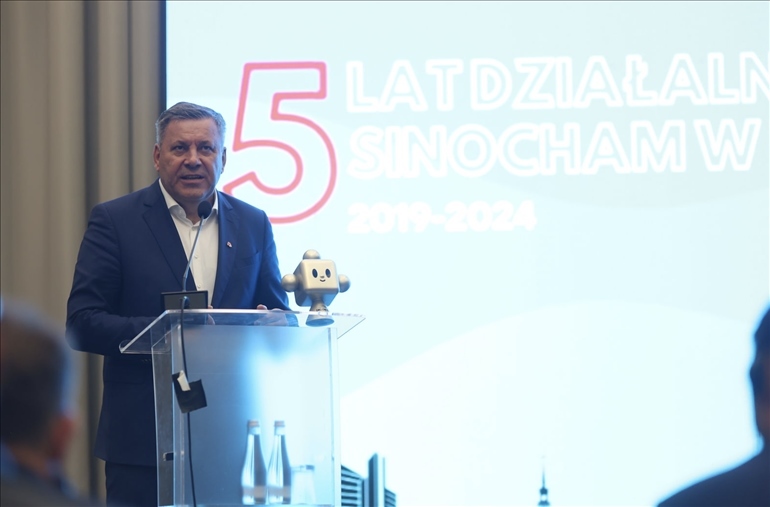 波蘭前副總理比霍琴斯基致辭。