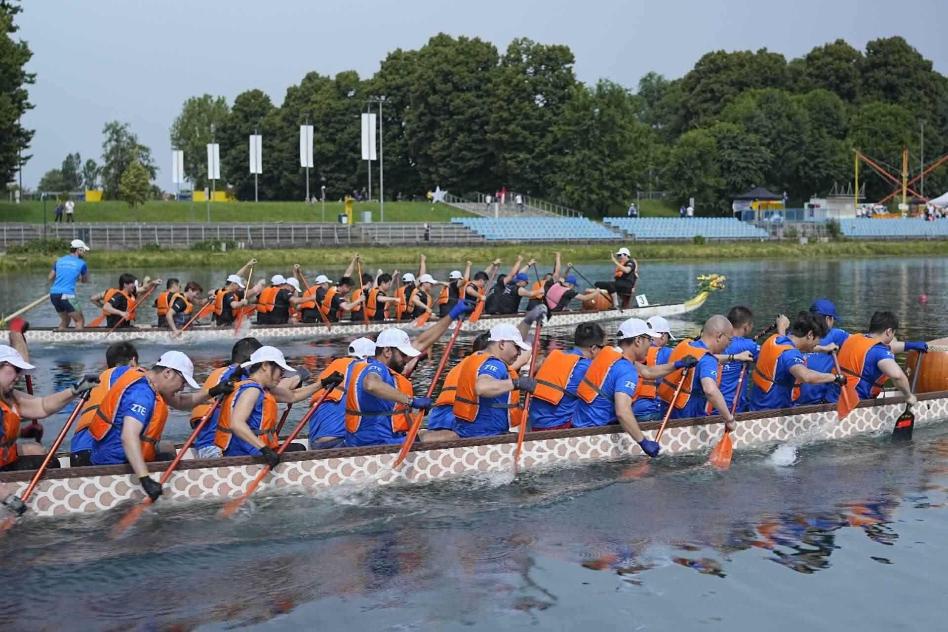 爭(zhēng)渡、爭(zhēng)渡，選手們你爭(zhēng)我?jiàn)Z，奮勇?tīng)?zhēng)先。主辦方供圖