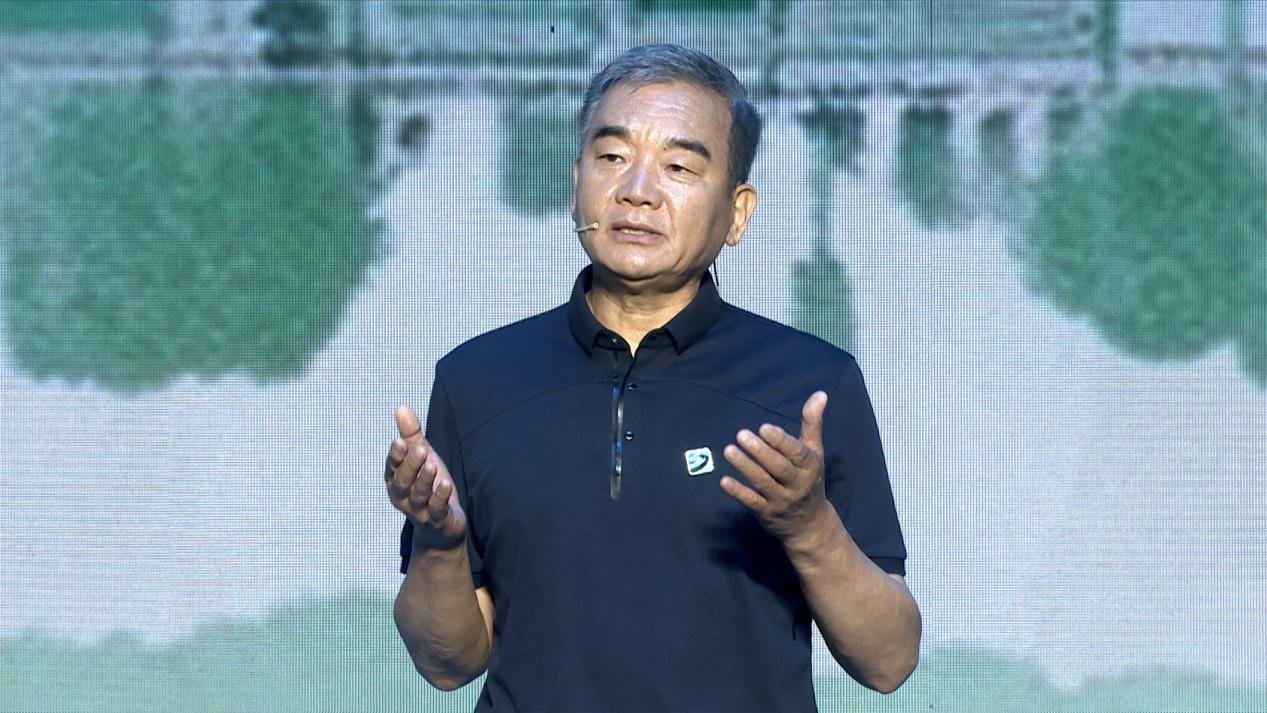 中國(guó)博物館協(xié)會(huì)理事長(zhǎng)劉曙光現(xiàn)場(chǎng)講述。