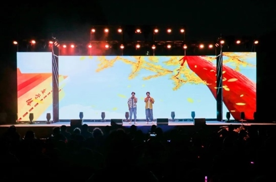 歌曲《啟程》演出現(xiàn)場。供圖：日照職業(yè)技術學院