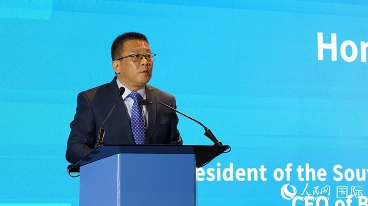 張朝陽會(huì)長致辭。人民網(wǎng) 劉暢攝