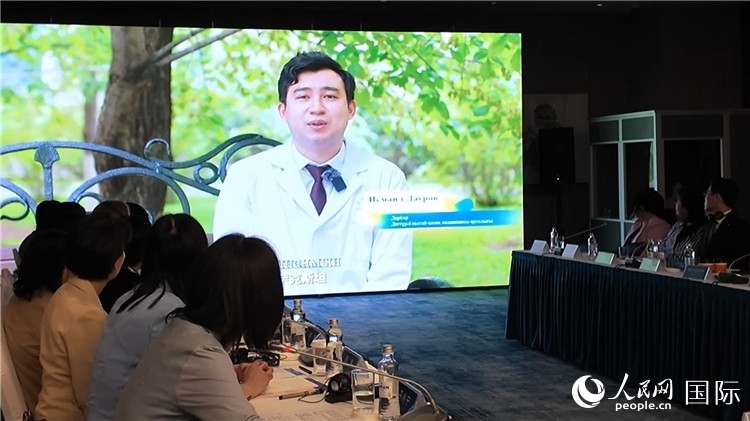 人民網(wǎng)《共贏》紀錄片發(fā)布儀式在阿斯塔納舉行。人民網(wǎng)記者盛楚宜 攝