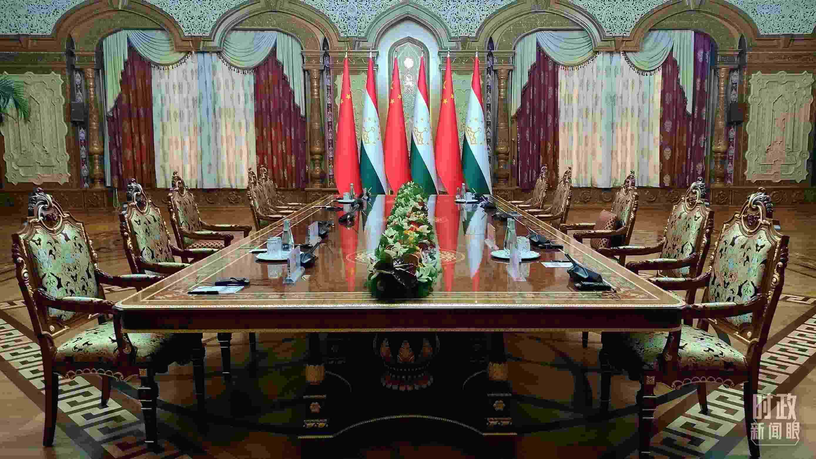 △中塔元首小范圍會談開始前。（總臺央視記者薛冠南拍攝）