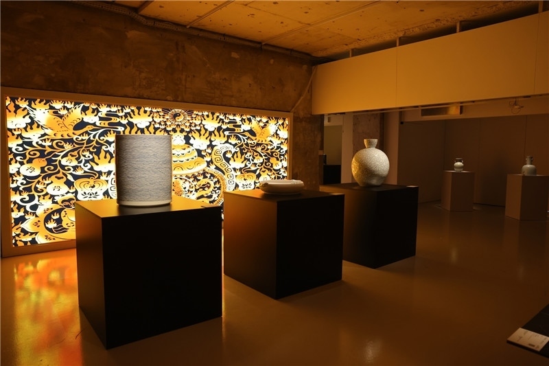 《新生萬物-中國非遺與當代設計展》展廳。陽光媒體集團供圖