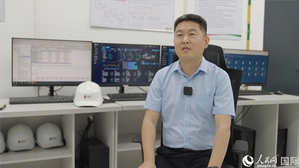 哈薩克斯坦能源投資公司副總經(jīng)理、總工程師張亮在接受人民網(wǎng)記者采訪。 人民網(wǎng)記者 葛泰佚攝