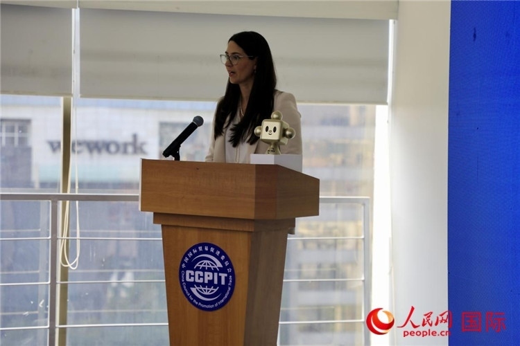 墨西哥外貿(mào)、投資和技術(shù)委員會(huì)總經(jīng)理蘇珊娜·杜克發(fā)表講話。人民網(wǎng) 埃內(nèi)斯托·多明戈斯攝