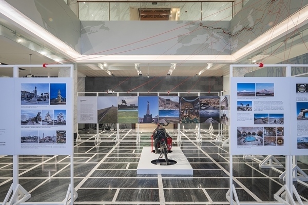 “東游記”展覽。校方供圖