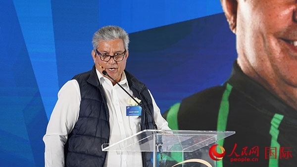 茨瓦尼市市長(zhǎng)委員會(huì)成員漢內(nèi)斯·科茲致辭。人民網(wǎng) 張茜攝