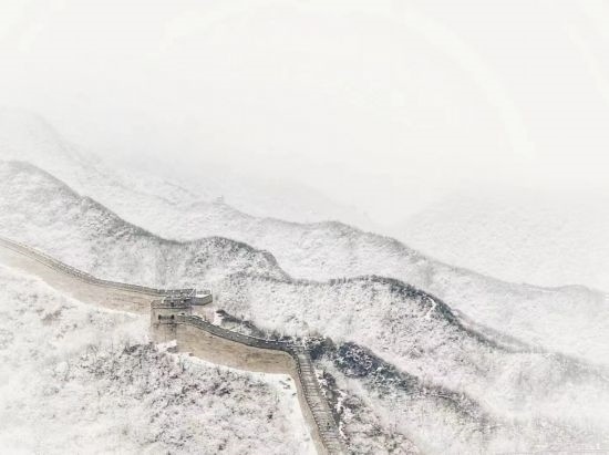 朱銳拍攝的長(zhǎng)城雪景。（受訪者供圖）