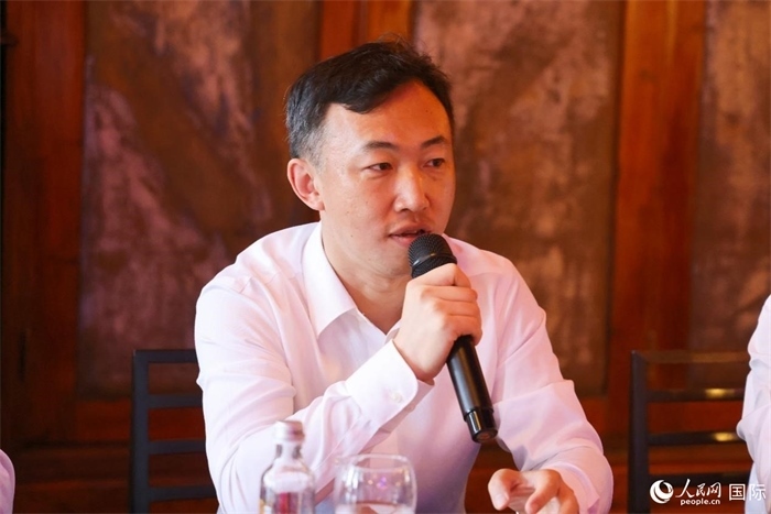 中國駐里約熱內(nèi)盧代總領(lǐng)事王海濤在座談會上致辭。人民網(wǎng)記者 陳海琪攝