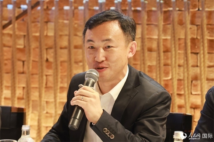 中國駐里約熱內(nèi)盧代總領事王海濤在座談會上致辭。人民網(wǎng)記者 陳海琪攝