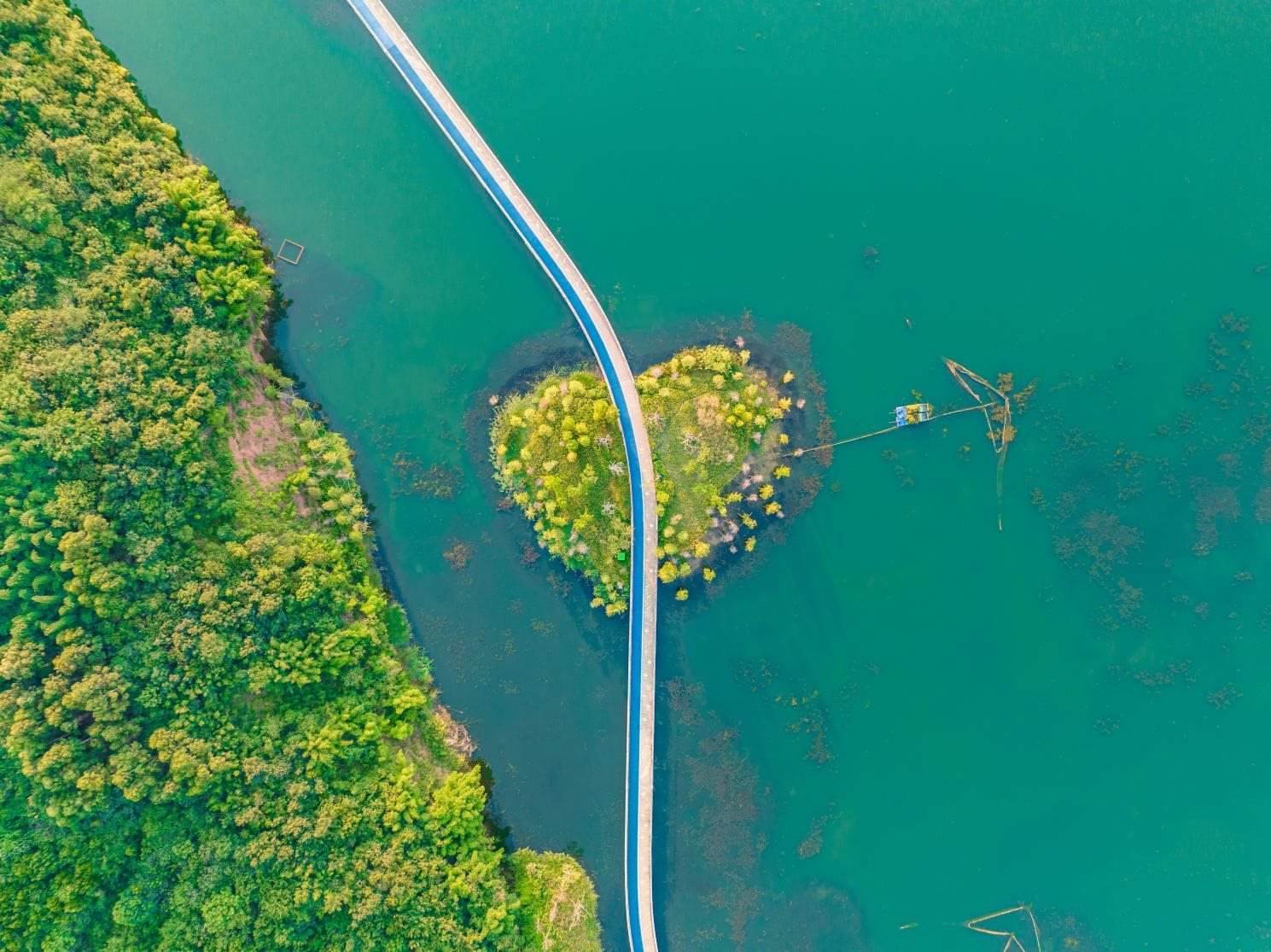 興隆湖棧道。四川天府新區(qū)融媒體中心供圖 攝影：馬驥）