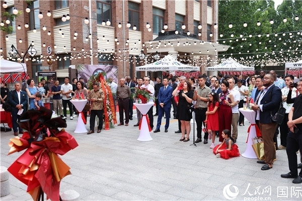 特立尼達和多巴哥駐華使館在其館內(nèi)慶祝特多獨立62周年。人民網(wǎng)記者 趙益普攝