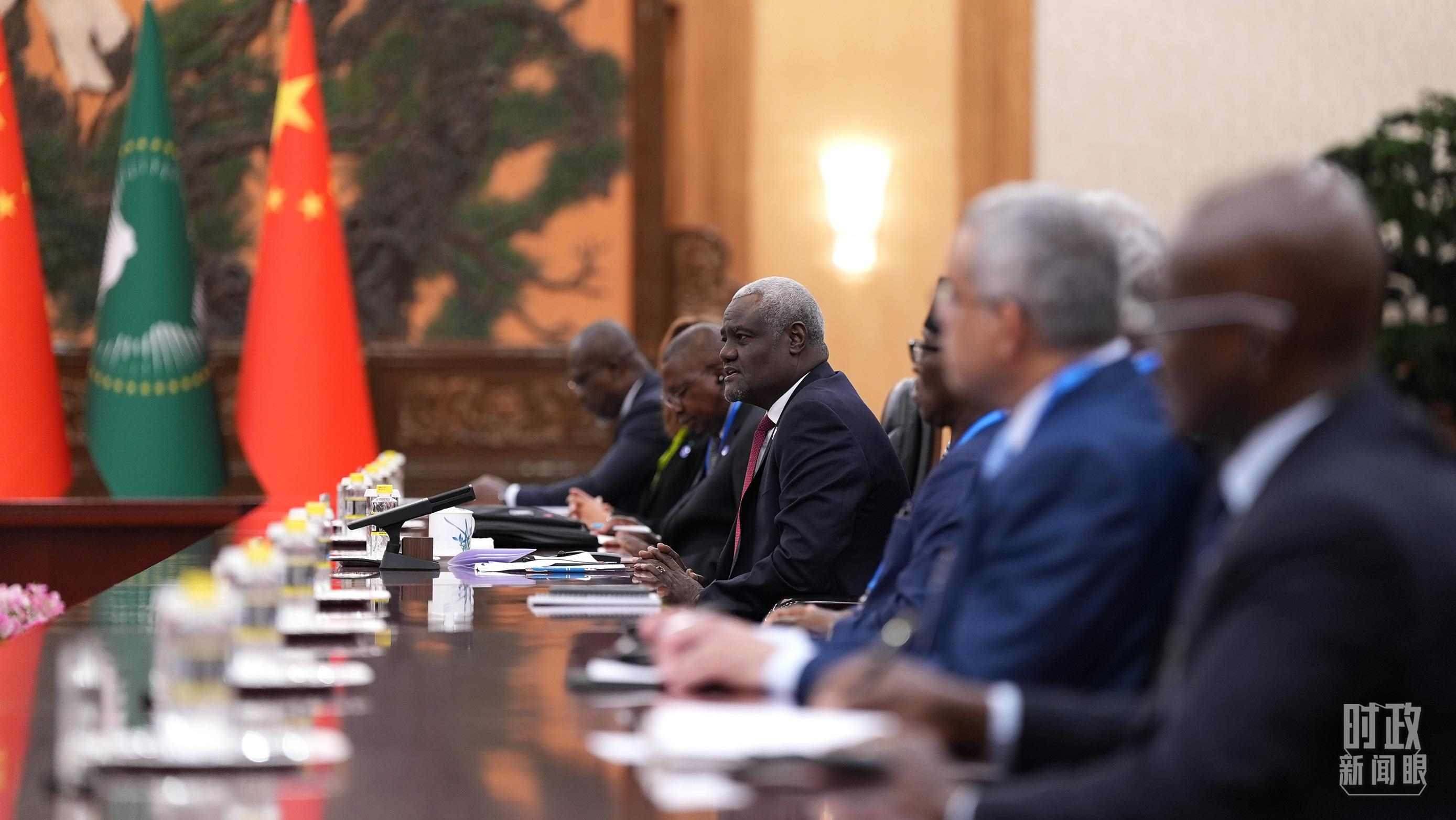  △正在參加會晤的非盟委員會主席。（總臺央視記者彭漢明拍攝）