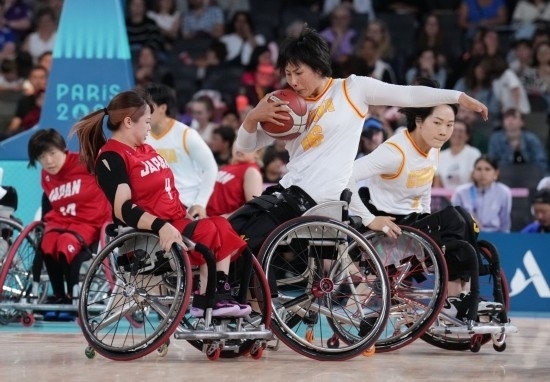 巴黎殘奧會(huì)｜“撞車、摔倒，我們都習(xí)慣了”