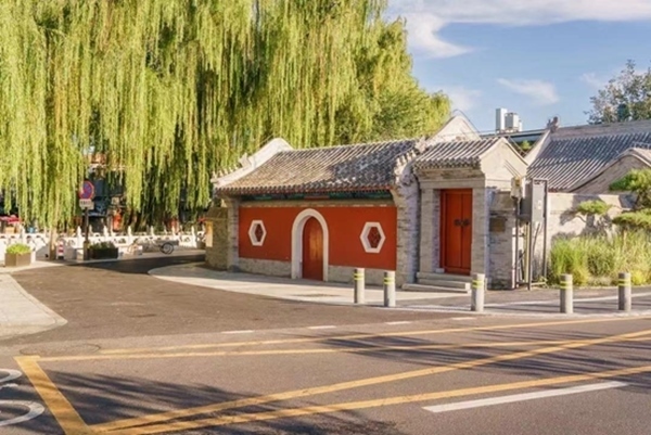 北京建筑大學古建保護與利用專業(yè)師生對北京德勝門內大街開展空間品質綜合提升項目，圖為項目竣工后的實景圖。校方供圖