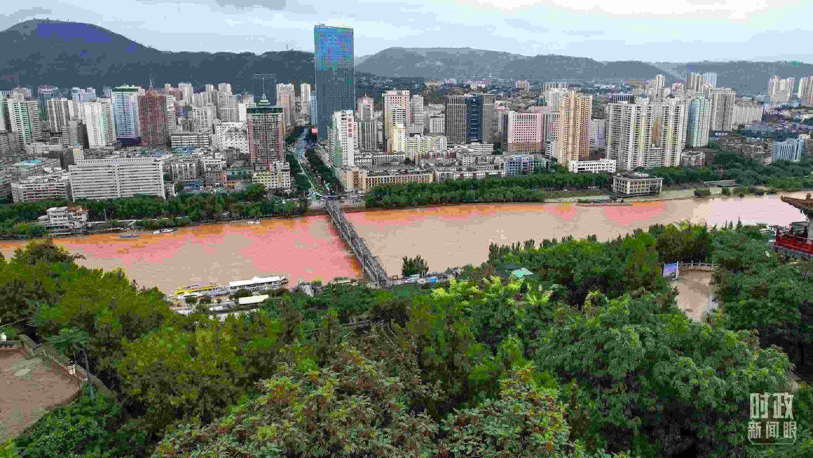 △黃河蘭州中山橋段。（總臺記者馬凌峰拍攝）