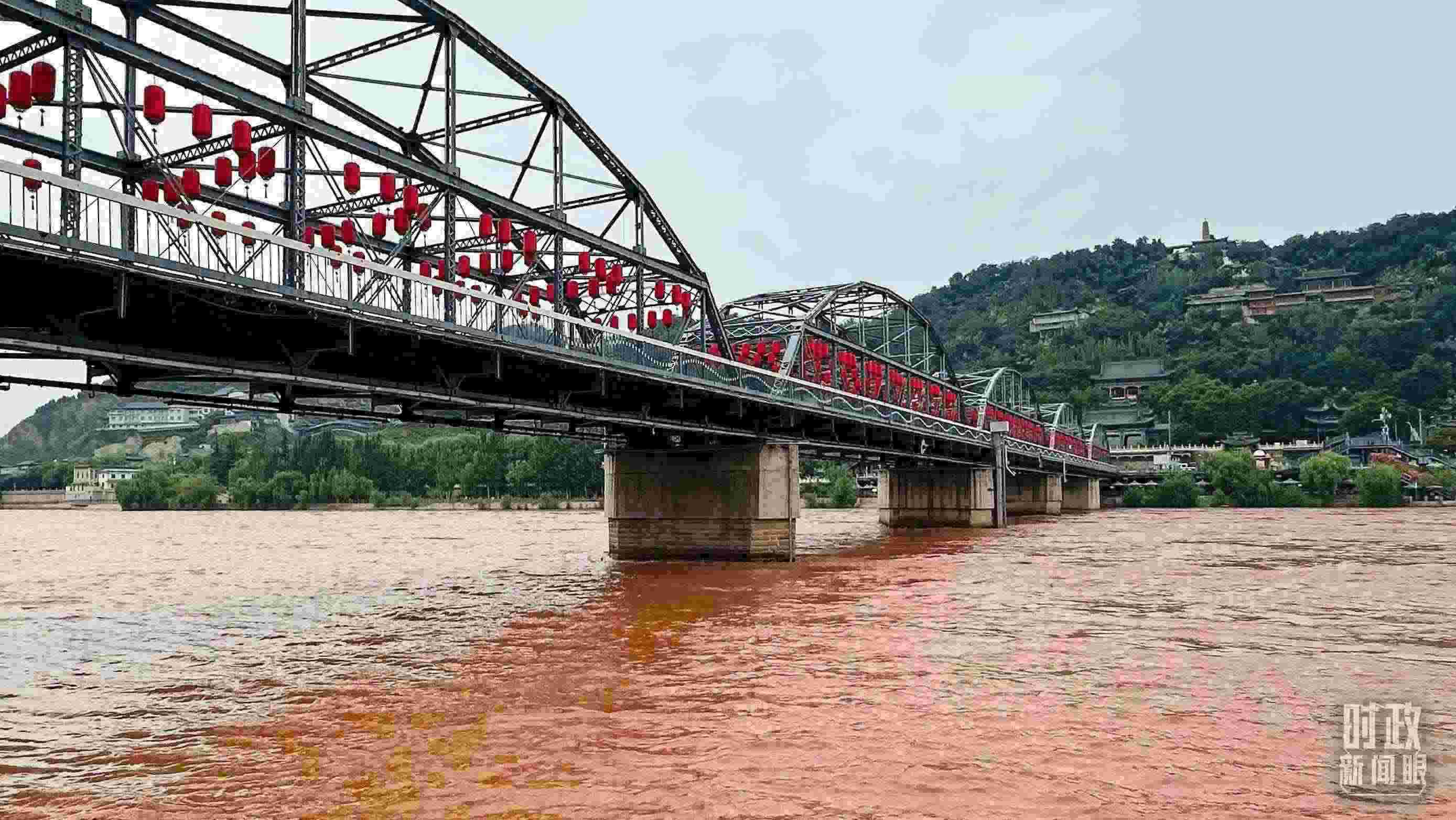 △黃河蘭州中山橋段。（總臺央視記者范一鳴拍攝）