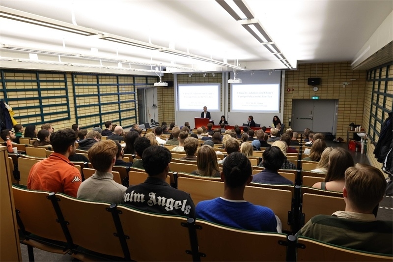 中國駐瑞典大使崔愛民訪問烏普薩拉大學并發(fā)表演講。中國駐瑞典大使館供圖