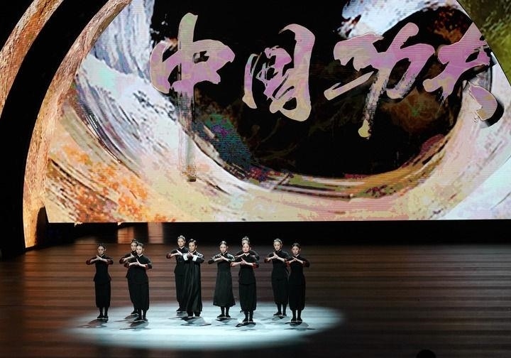 2024年9月19日，演職人員在北京文化論壇專場文藝演出中表演舞劇《詠春》。