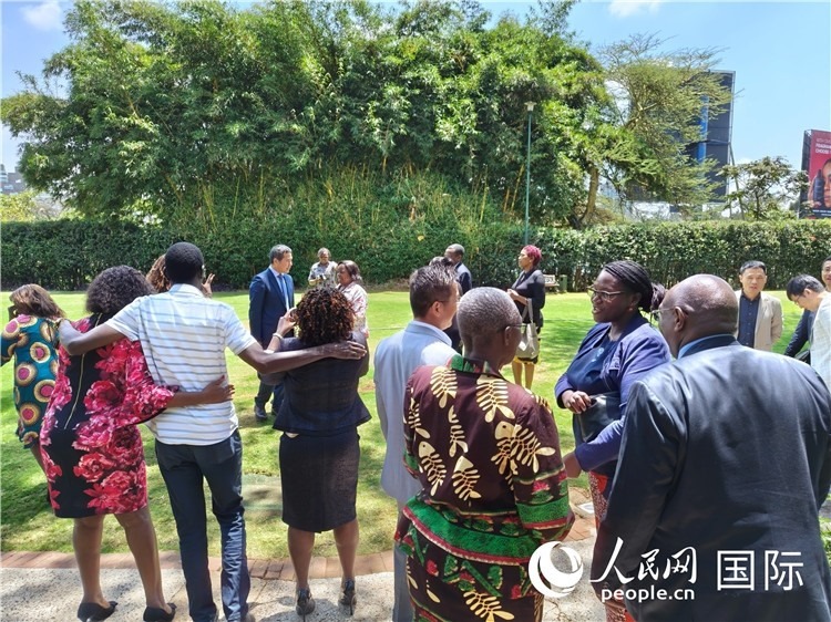 與會(huì)嘉賓在交流。陳哲攝