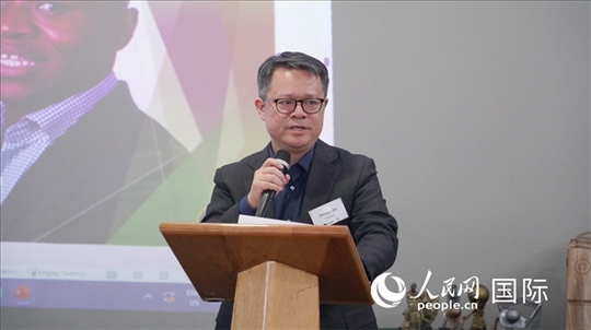 中國駐南非使館經(jīng)商處參贊邱忠義發(fā)言。 人民網(wǎng) 張茜攝