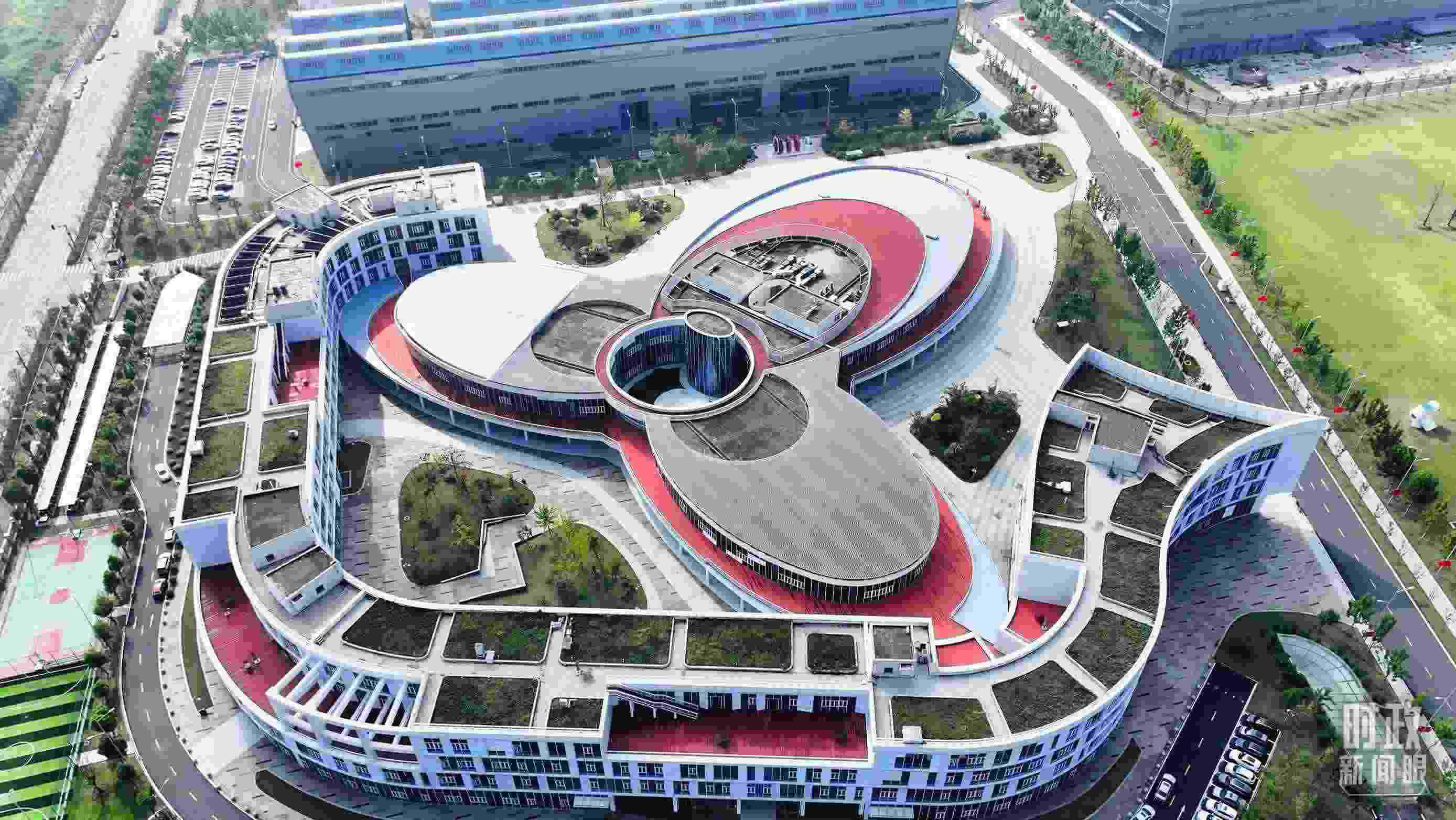 △位于合肥未來(lái)大科學(xué)城的聚變堆主機(jī)關(guān)鍵系統(tǒng)綜合研究設(shè)施園區(qū)。（總臺(tái)記者陳志猛拍攝）