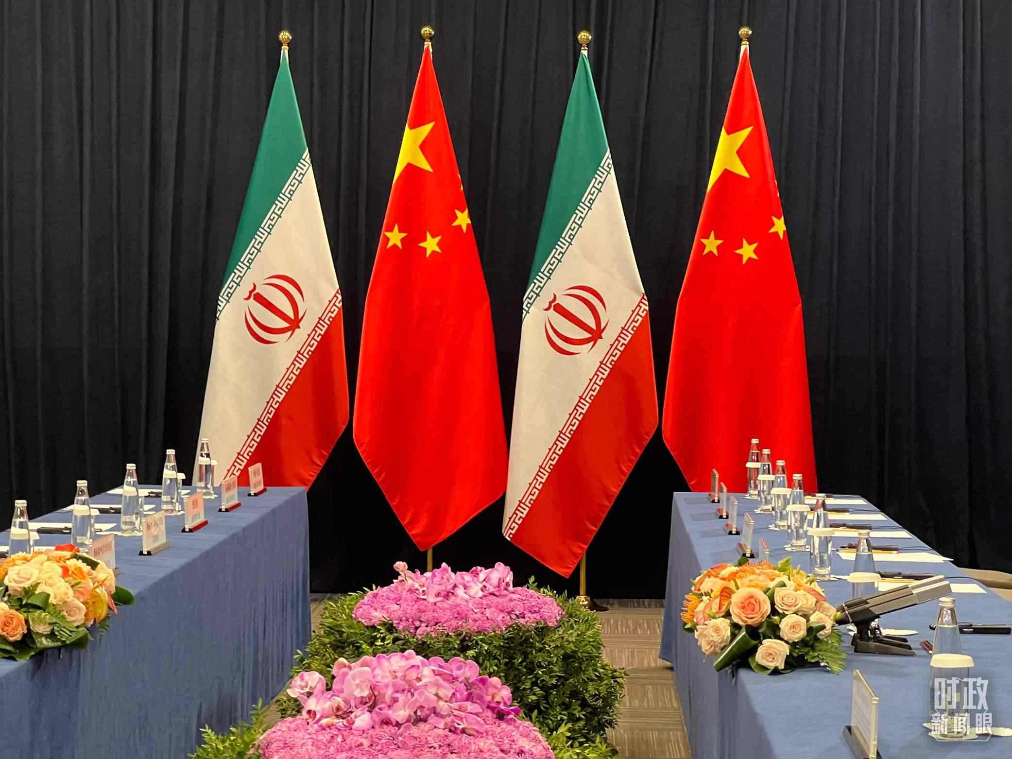 △ 中伊領導人會見開始前的現(xiàn)場。（總臺央視記者楊新禹拍攝）