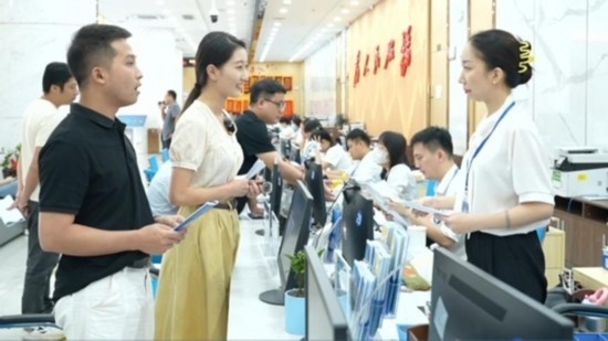 直播現(xiàn)場(chǎng)。海南省營(yíng)商廳供圖