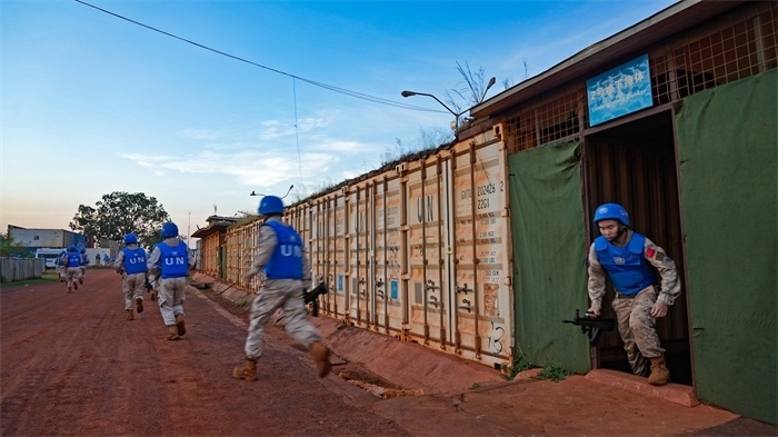 支援加強(qiáng)警戒點(diǎn)位。孫亞斌攝