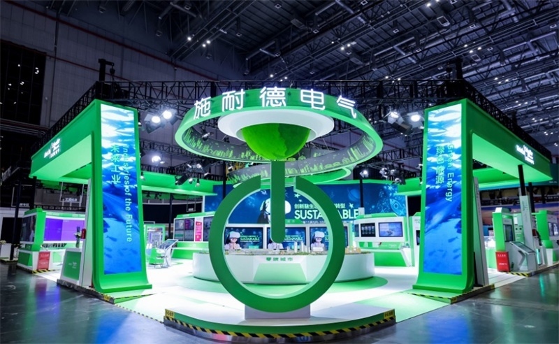 2023年，施耐德電氣在第六屆中國(guó)國(guó)際進(jìn)口博覽會(huì)現(xiàn)場(chǎng)。施耐德電氣供圖