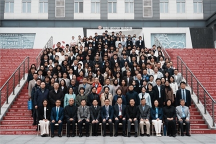 與會(huì)人員集體合影。主辦方供圖